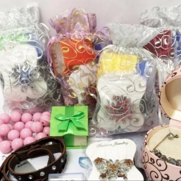 Jewelry Suprise Box For ANY age! Jewelry - 'Can't Go Wrong' Large bag of NICE Jewelry 7PC